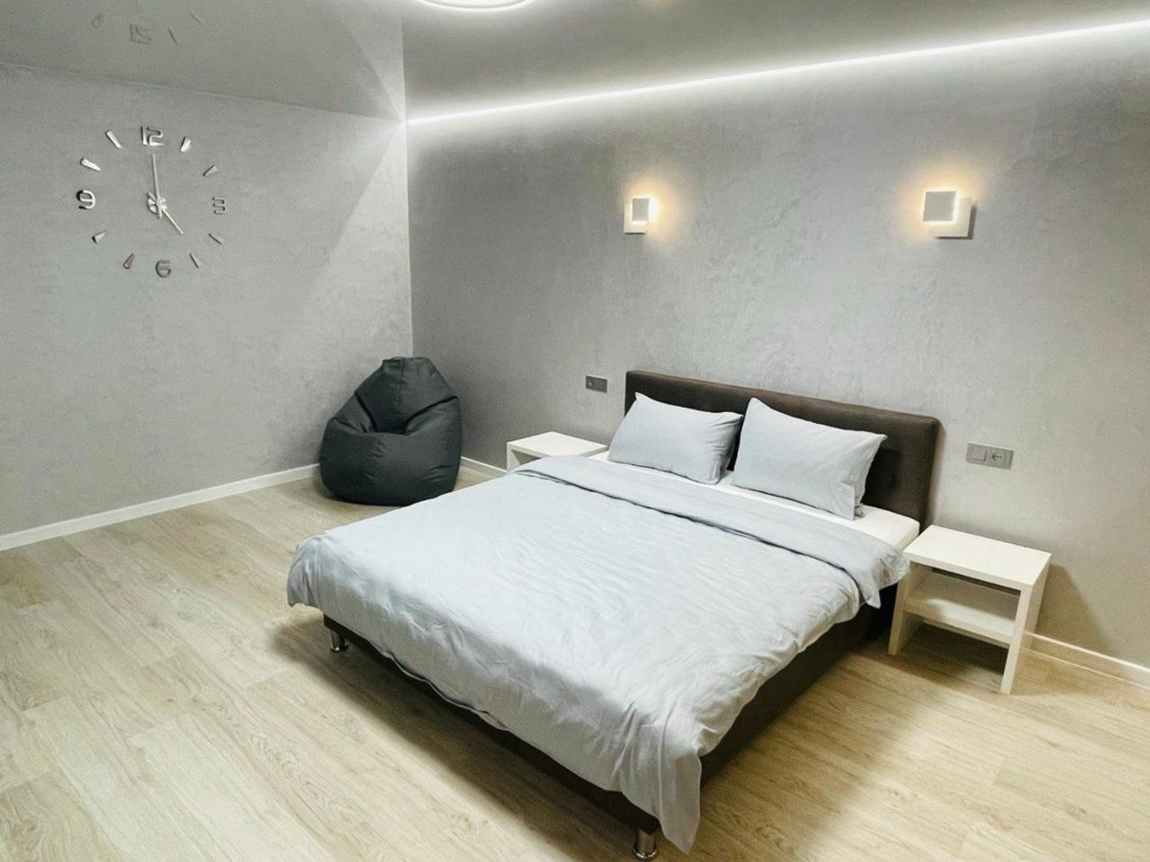 Apartcenter Вип Апартаменты В Центре Города На Гагарина كريفوي روغ المظهر الخارجي الصورة